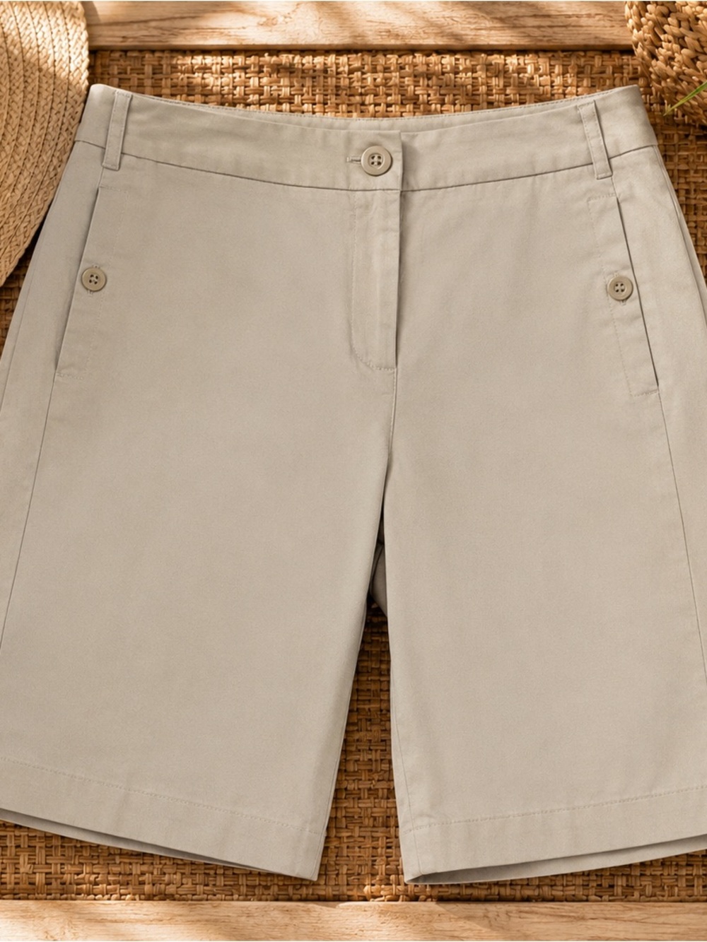 Like New Elliott Lauren Khaki Bermuda Shorts Size 8 Tailored Resort Chic
